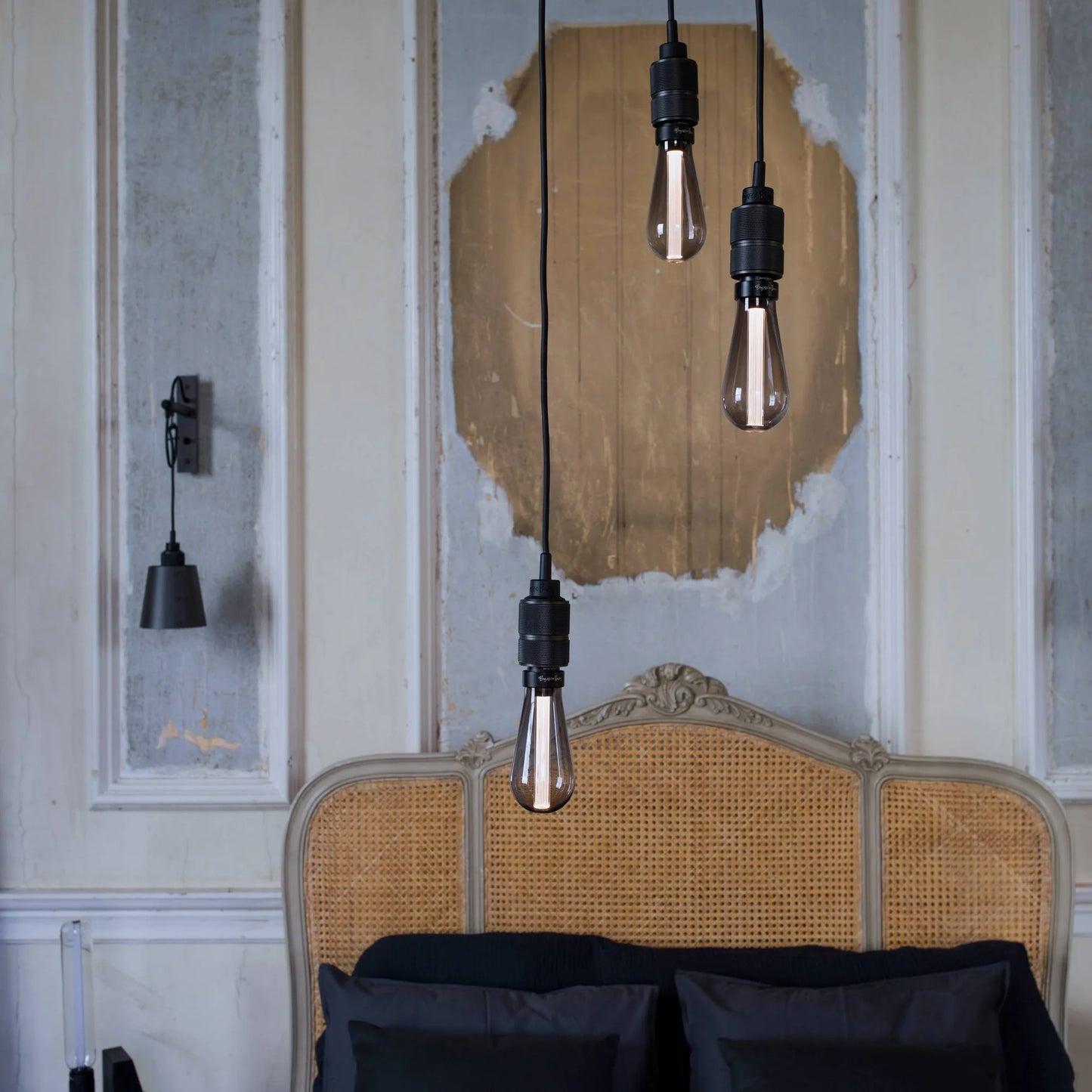 HOOKED 3.0 / NUDE SMOKED BRASS / CROSS - BUSTER + PUNCH LIGHTING NHK-09324