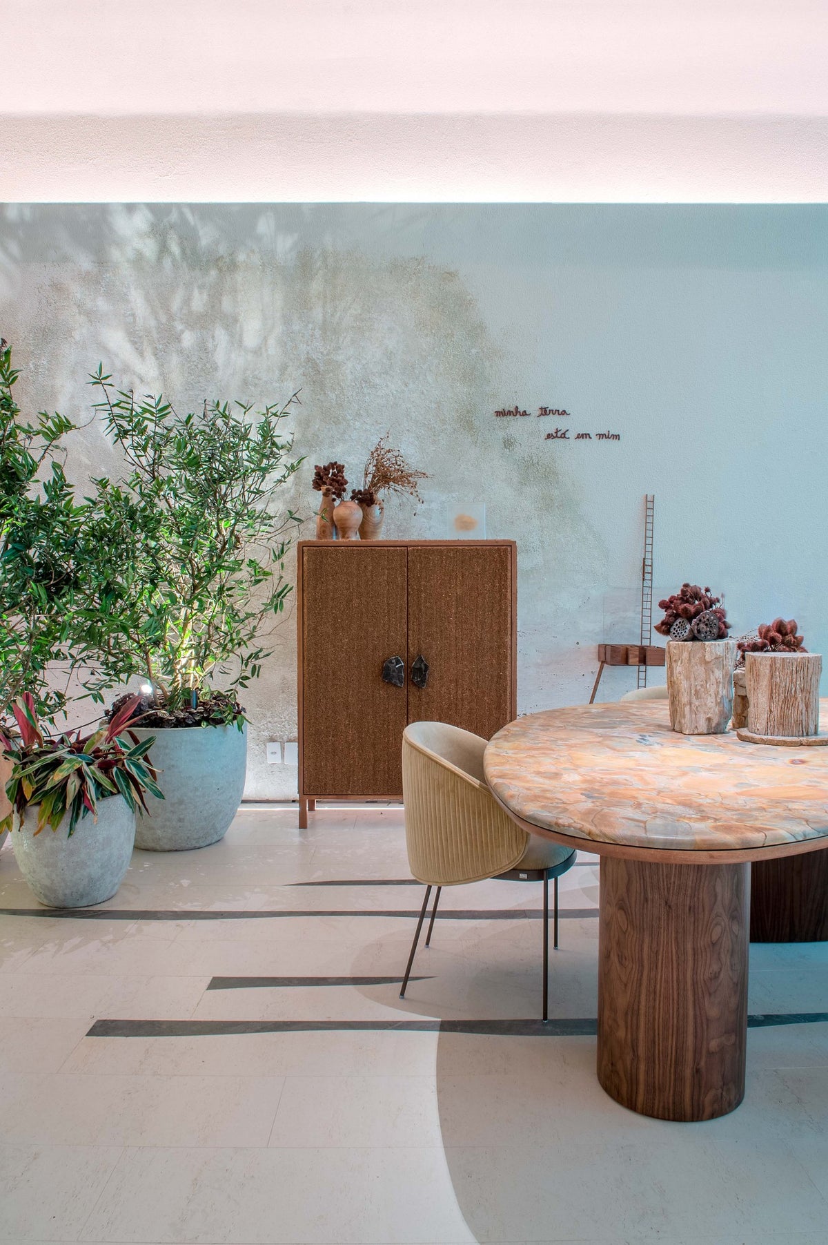 Kira Dekton - Dk natural - (ON SPECIAL - PLEASE CALL US)