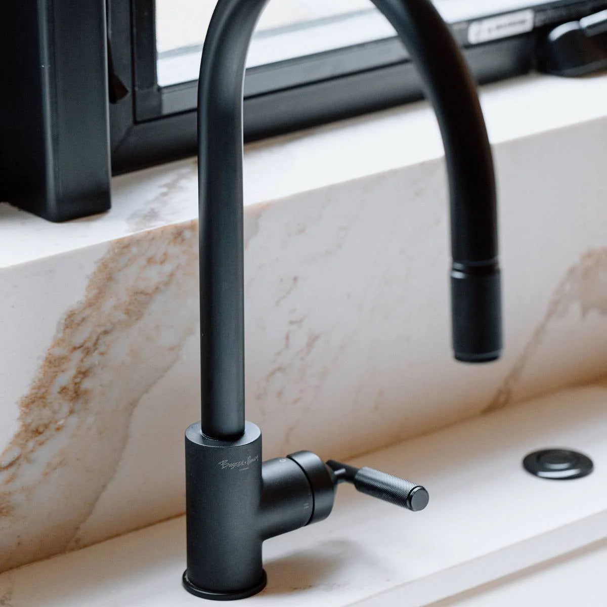 KITCHEN FAUCET PULL OUT W DUAL SPRAY LINEAR (WELDERS BLACK)- BUSTER + PUNCH  NKT-593261