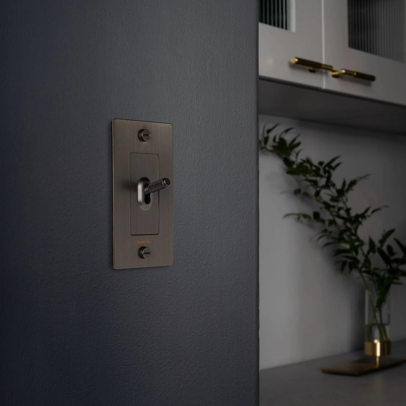 1G TOGGLE / CROSS / WITHOUT LOGO SMOKED BRASS - BUSTER + PUNCH NTG-093818