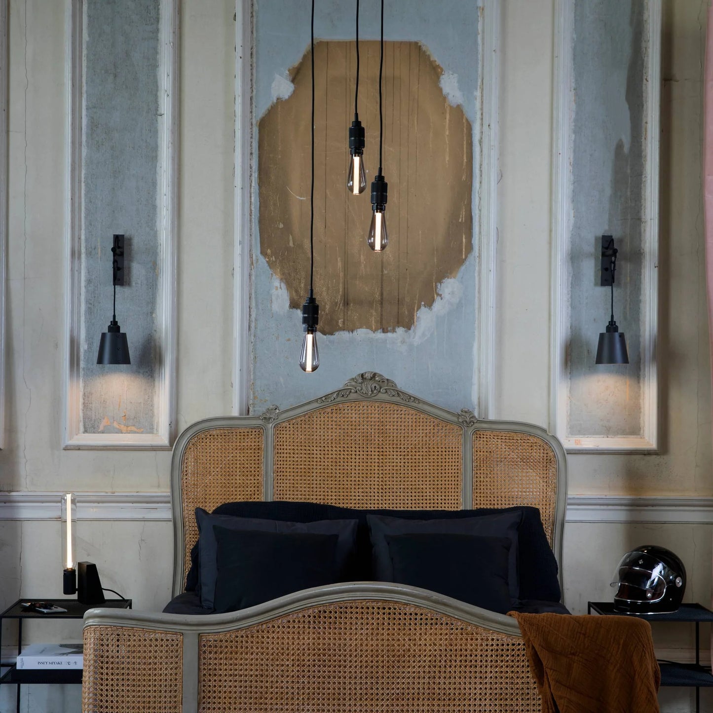 HOOKED 3.0 / NUDE SMOKED BRASS / CROSS -  BUSTER + PUNCH LIGHTING NHK-09324