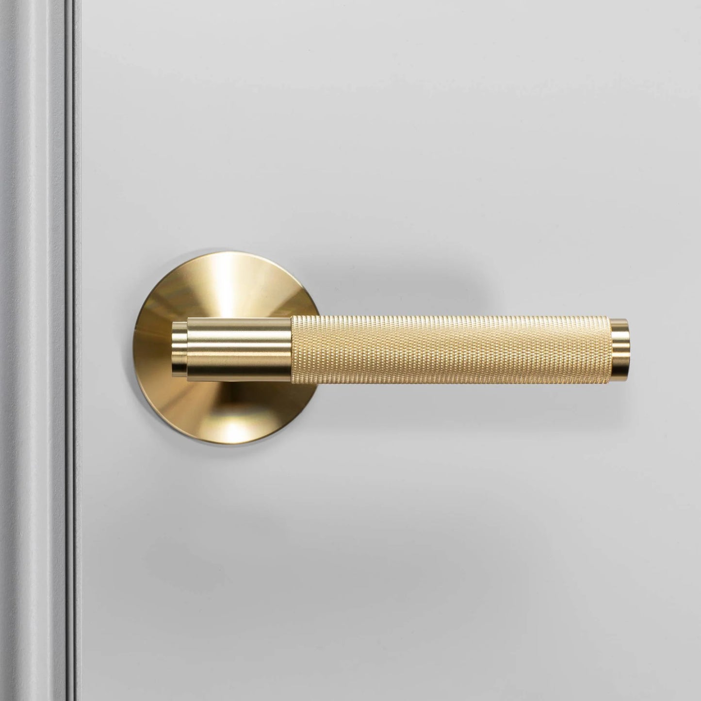 DOOR HANDLE SET / PASSAGE / CROSS / BRASS BUSTER + PUNCH NLH-05167